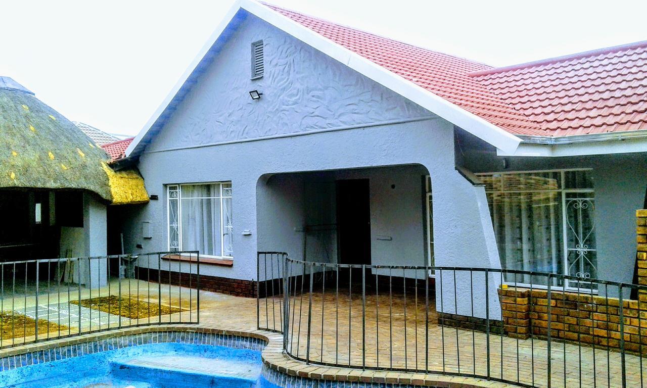 Acacia Guesthouse Kempton Park Zewnętrze zdjęcie