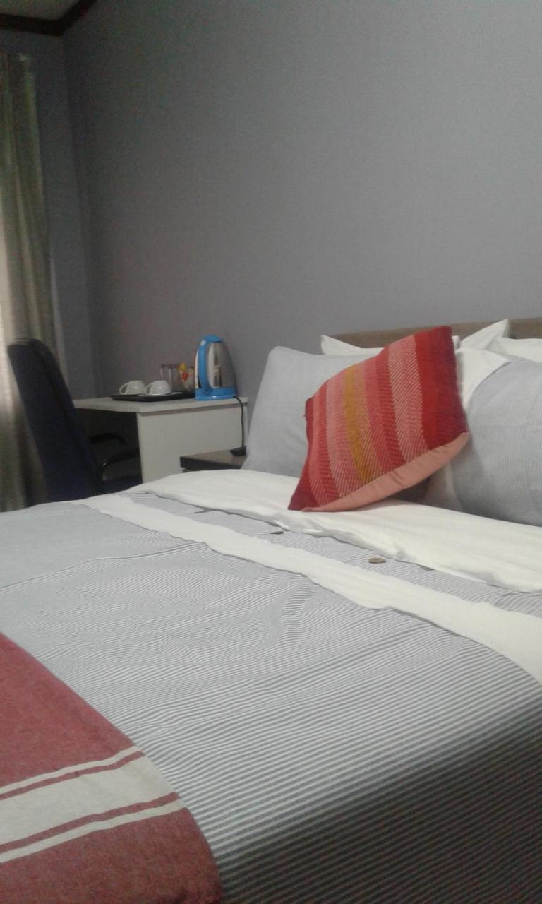 Acacia Guesthouse Kempton Park Zewnętrze zdjęcie