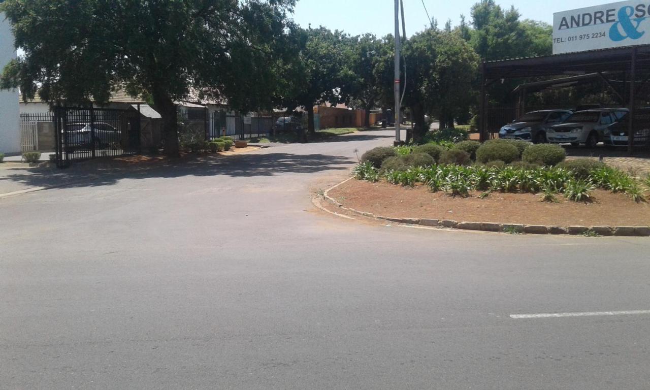 Acacia Guesthouse Kempton Park Zewnętrze zdjęcie